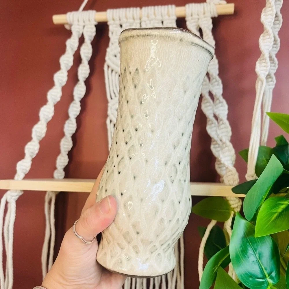 Art Pottery earthy quietly